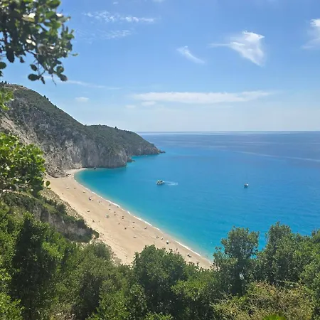 Relax Tsoukaládhes
